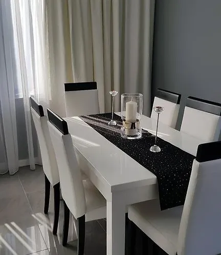 Leo Royal بوبيروفو